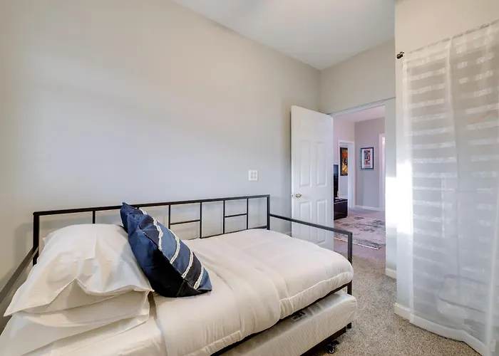 Balcony & Workspace! 5 Mi To Dtwn Pittsburgh