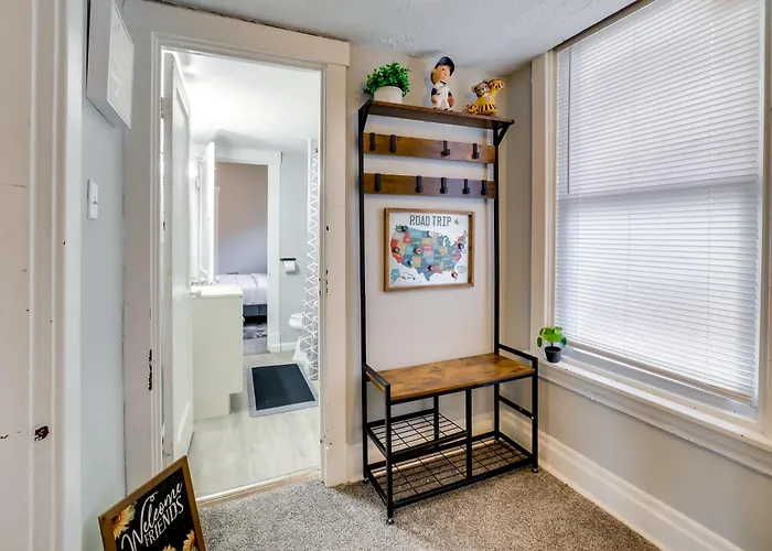 Balcony & Workspace! 5 Mi To Dtwn Apartment *