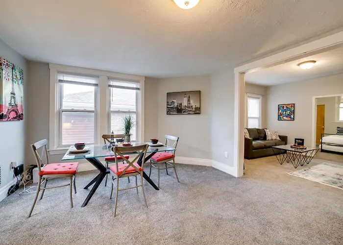 Balcony & Workspace! 5 Mi To Dtwn *