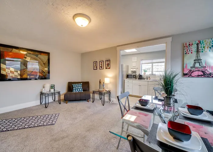 Balcony & Workspace! 5 Mi To Dtwn Apartment *